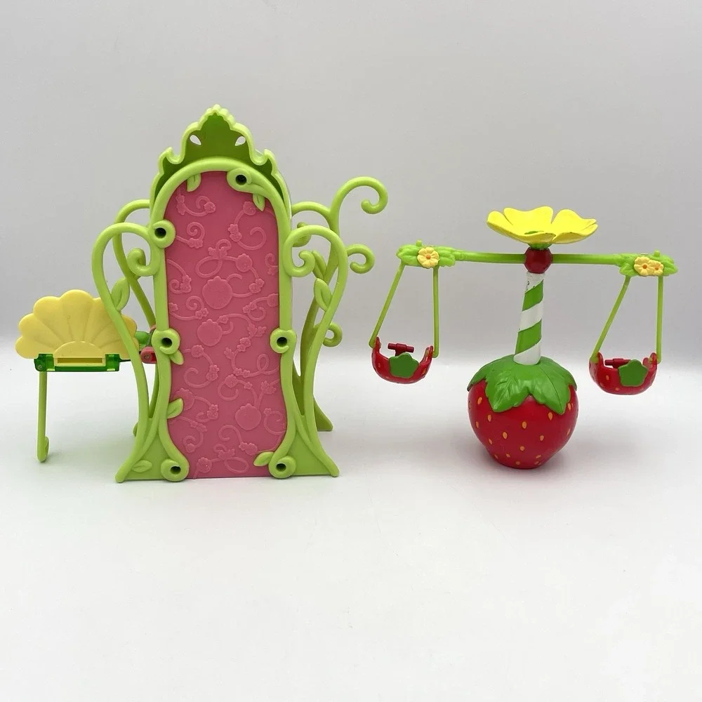Strawberry Shortcake Hasbro Berry Bitty City Furniture Playset Lot 2009 2010